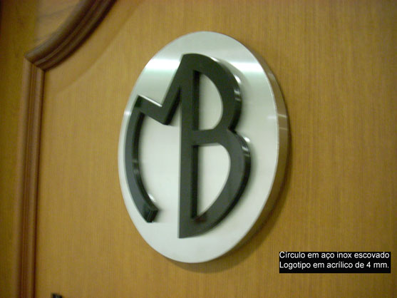 Letreiros, letras caixa, letras bloco, letras em aço inox.