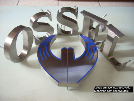 Letreiros, letras caixa, letras bloco, letras em aço inox.