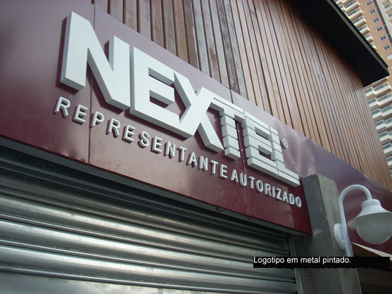 Letreiros, letras caixa, letras bloco, letras em aço inox.