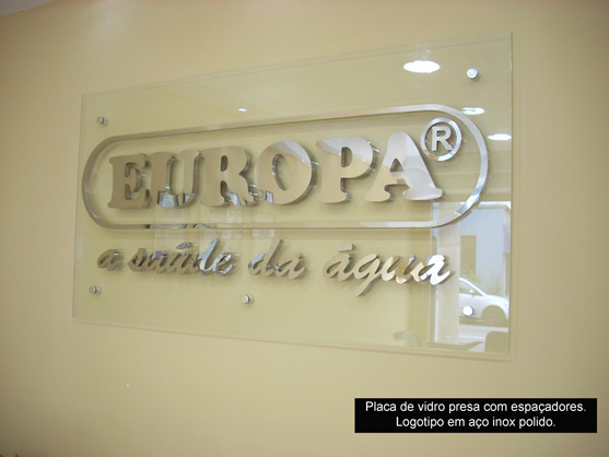 Letreiros, letras caixa, letras bloco, letras em aço inox.