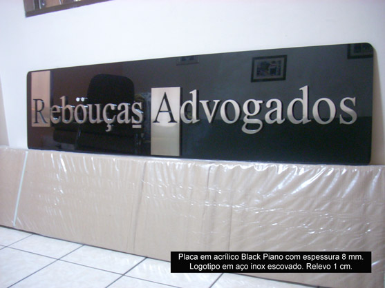 Letreiros, letras caixa, letras bloco, letras em aço inox.