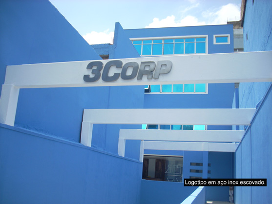 Letreiros, letras caixa, letras bloco, letras em aço inox.