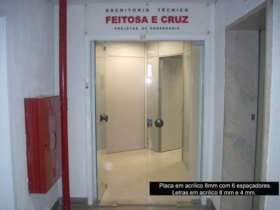 Letreiros, letras caixa, letras bloco, letras em aço inox.