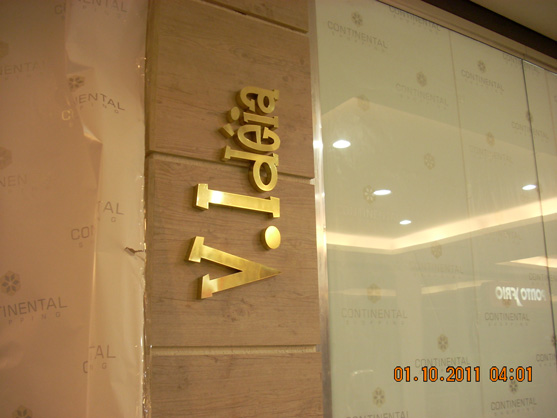 Letreiros, letras caixa, letras bloco, letras em aço inox.