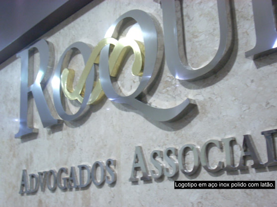 Letreiros, letras caixa, letras bloco, letras em aço inox.