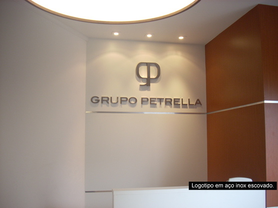 Letreiros, letras caixa, letras bloco, letras em aço inox.