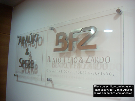 Letreiros, letras caixa, letras bloco, letras em aço inox.