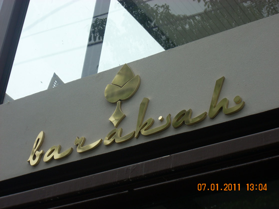 Letreiros, letras caixa, letras bloco, letras em aço inox.