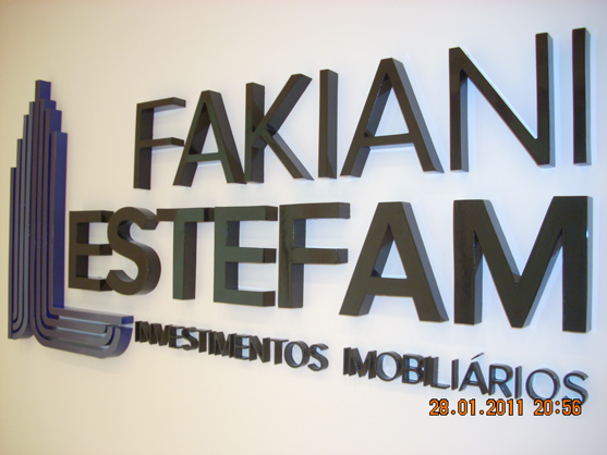 Letreiros, letras caixa, letras bloco, letras em aço inox.
