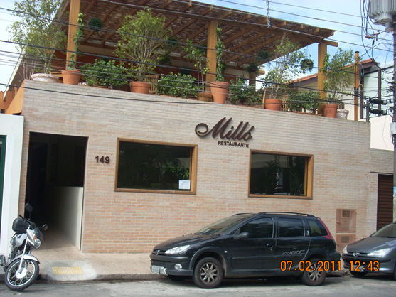 Letreiros, letras caixa, letras bloco, letras em aço inox.