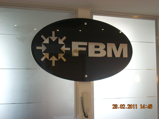 Letreiros, letras caixa, letras bloco, letras em aço inox.