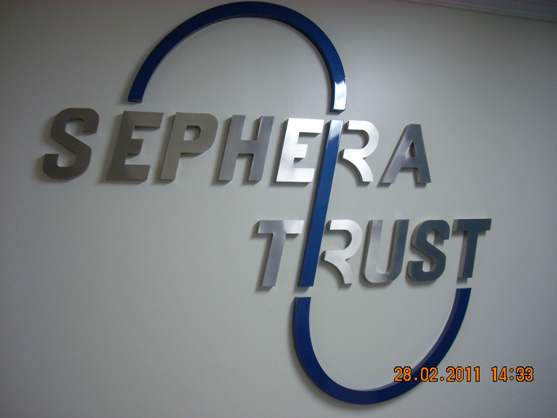 Letreiros, letras caixa, letras bloco, letras em aço inox.