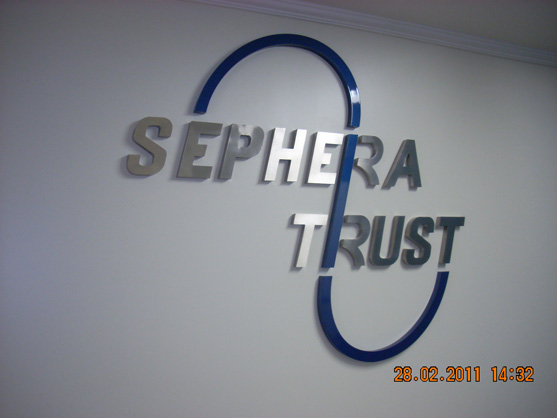 Letreiros, letras caixa, letras bloco, letras em aço inox.