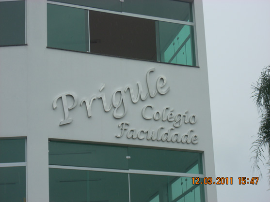 Letreiros, letras caixa, letras bloco, letras em aço inox.