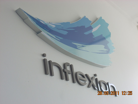 Letreiros, letras caixa, letras bloco, letras em aço inox.