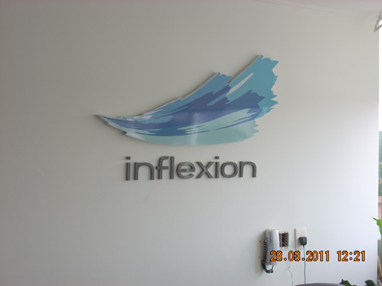 Letreiros, letras caixa, letras bloco, letras em aço inox.