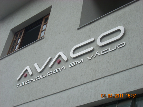 Letreiros, letras caixa, letras bloco, letras em aço inox.