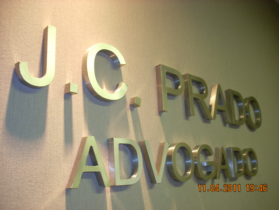 Letreiros, letras caixa, letras bloco, letras em aço inox.