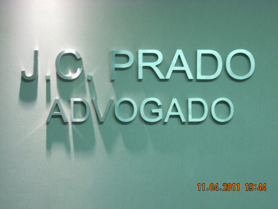 Letreiros, letras caixa, letras bloco, letras em aço inox.