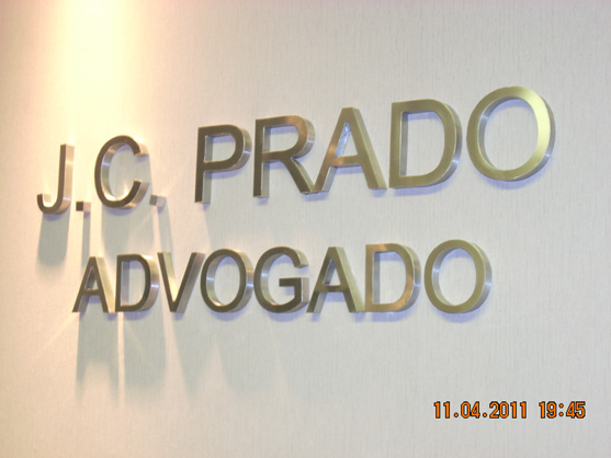 Letreiros, letras caixa, letras bloco, letras em aço inox.