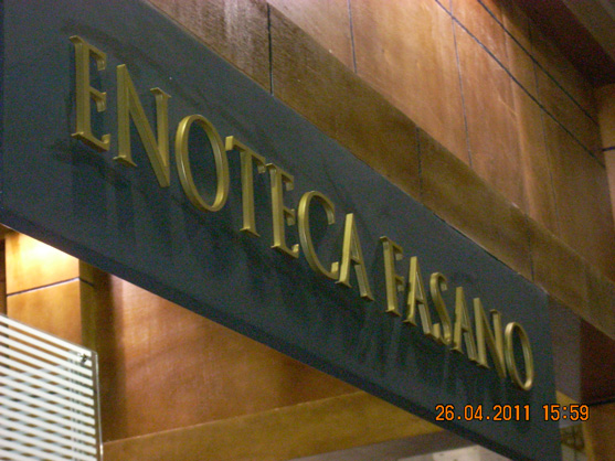 Letreiros, letras caixa, letras bloco, letras em aço inox.