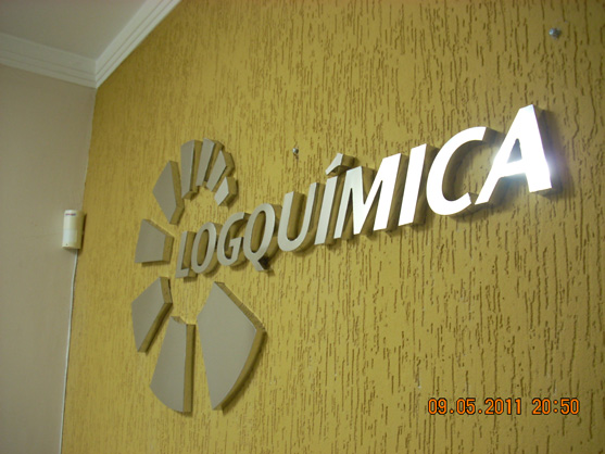 Letreiros, letras caixa, letras bloco, letras em aço inox.