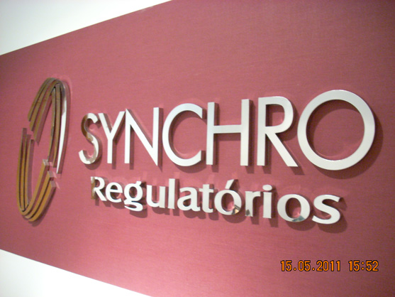 Letreiros, letras caixa, letras bloco, letras em aço inox.