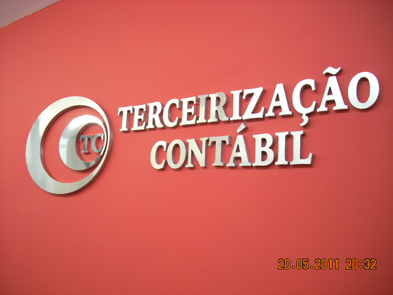 Letreiros, letras caixa, letras bloco, letras em aço inox.