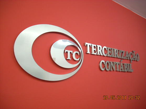 Letreiros, letras caixa, letras bloco, letras em aço inox.