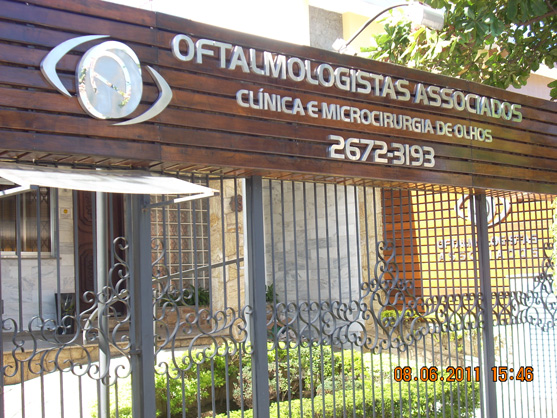 Letreiros, letras caixa, letras bloco, letras em aço inox.