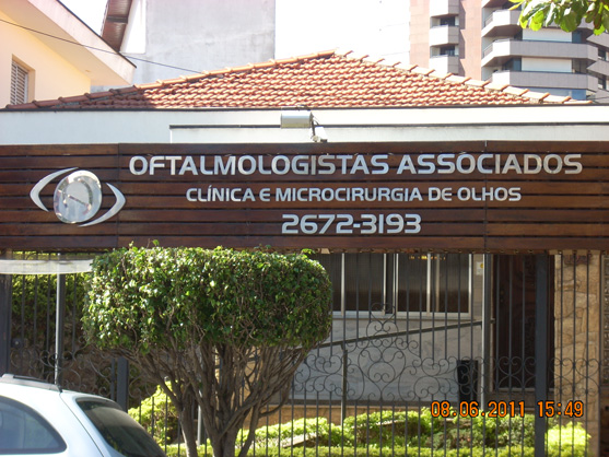 Letreiros, letras caixa, letras bloco, letras em aço inox.