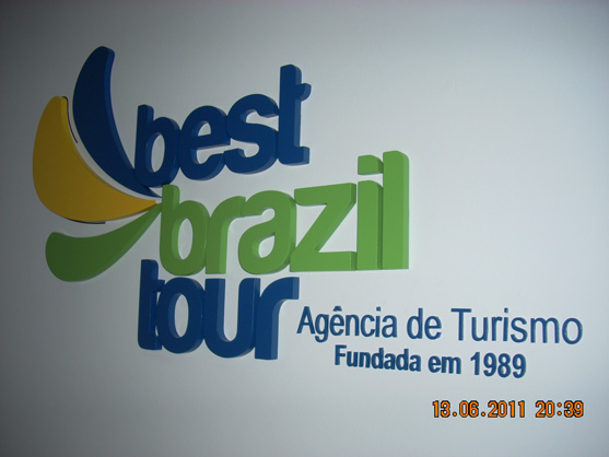 Letreiros, letras caixa, letras bloco, letras em aço inox.