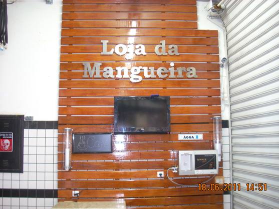 Letreiros, letras caixa, letras bloco, letras em aço inox.