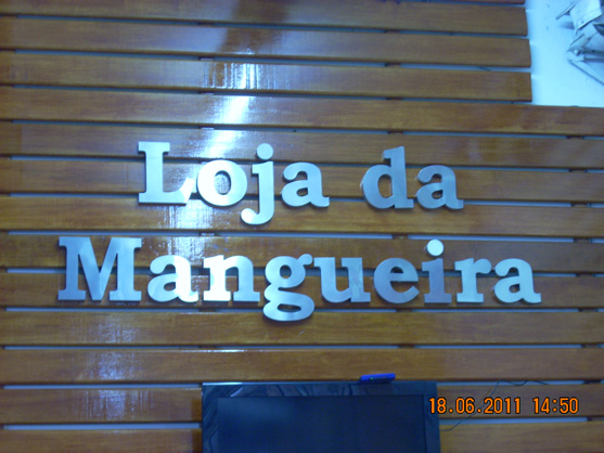 Letreiros, letras caixa, letras bloco, letras em aço inox.