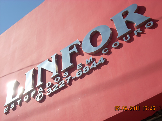 Letreiros, letras caixa, letras bloco, letras em aço inox.