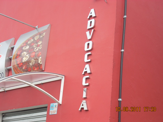 Letreiros, letras caixa, letras bloco, letras em aço inox.