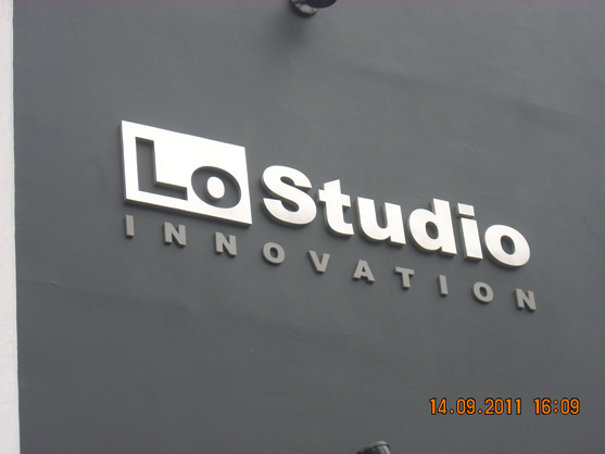 Letreiros, letras caixa, letras bloco, letras em aço inox.