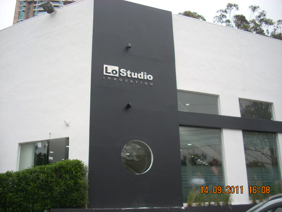 Letreiros, letras caixa, letras bloco, letras em aço inox.