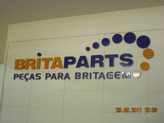 Letreiros, letras caixa, letras bloco, letras em aço inox.