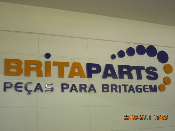 Letreiros, letras caixa, letras bloco, letras em aço inox.